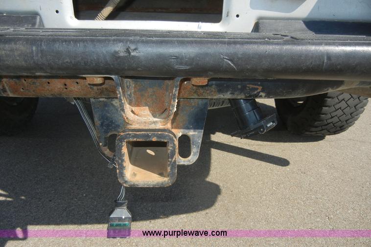 image for item A9798 2004 Chevrolet Silverado C2500HD pickup truck