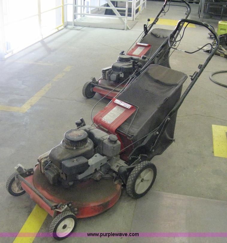 Gravely 20" highvac self propelled mower in Wichita, KS Item B9504