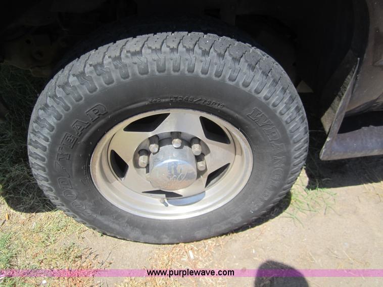 image for item C9751 1995 Chevrolet Suburban K2500 SUV