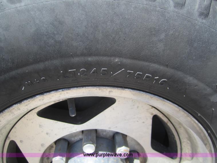 image for item C9751 1995 Chevrolet Suburban K2500 SUV