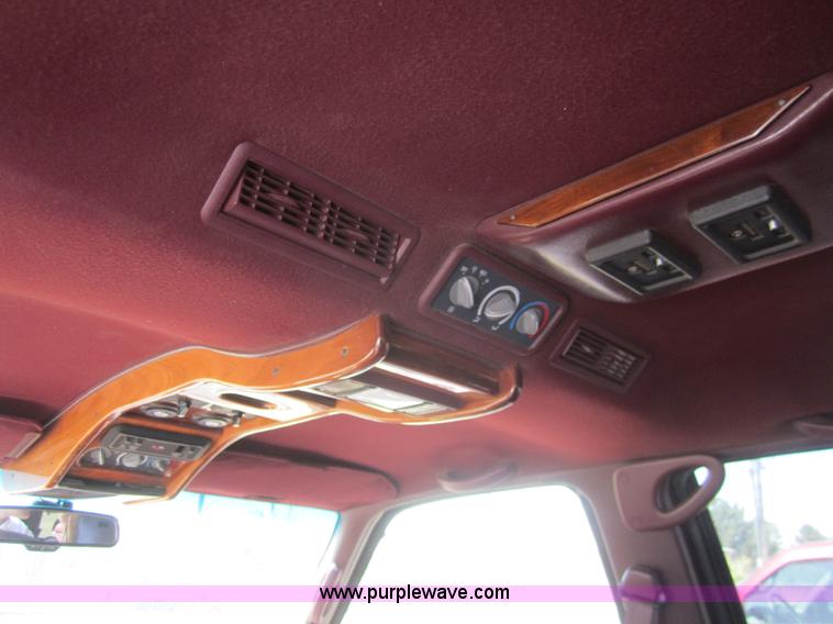 image for item C9751 1995 Chevrolet Suburban K2500 SUV