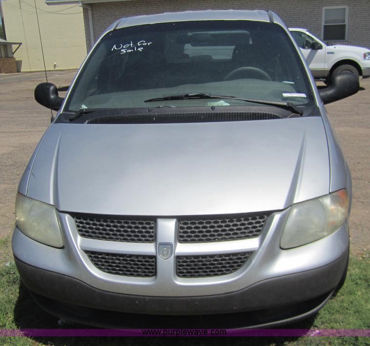 image for item C9752 2001 Dodge Caravan SE mini van