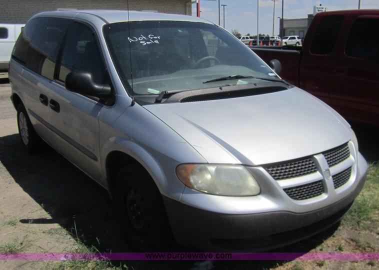 image for item C9752 2001 Dodge Caravan SE mini van