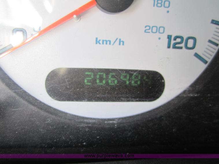 image for item C9752 2001 Dodge Caravan SE mini van