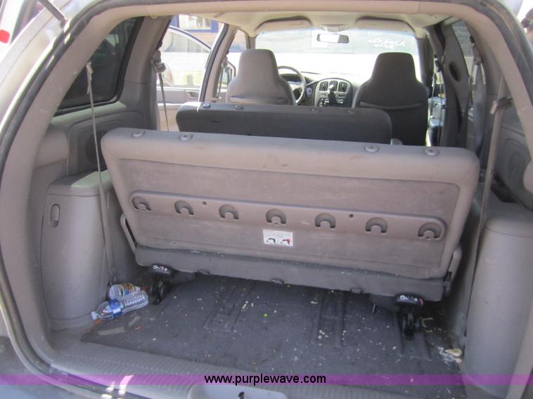 image for item C9752 2001 Dodge Caravan SE mini van