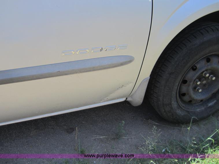 image for item C9752 2001 Dodge Caravan SE mini van