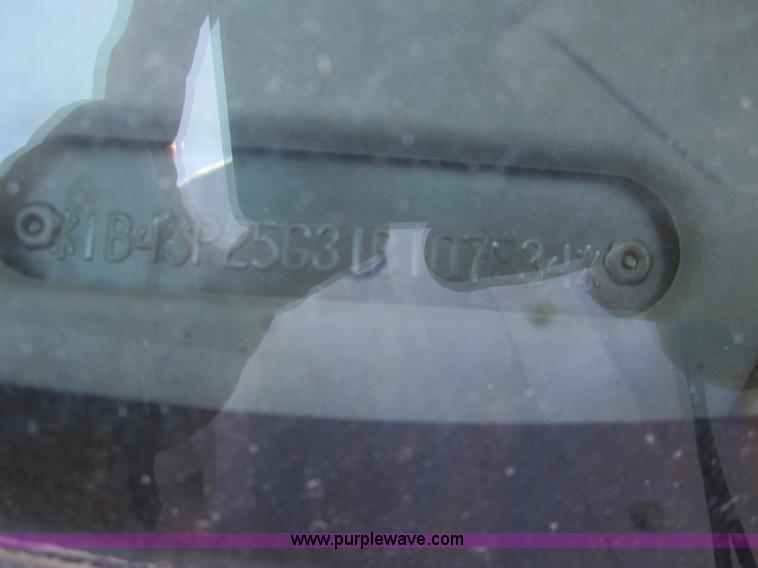 image for item C9752 2001 Dodge Caravan SE mini van