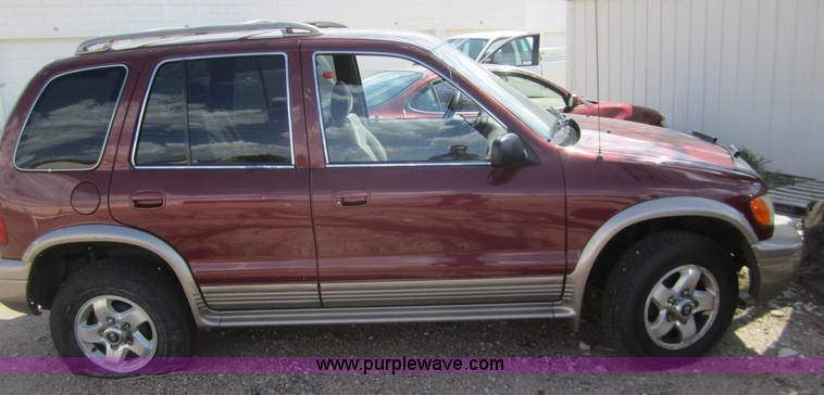 image for item C9753 2002 Kia Sportage SUV