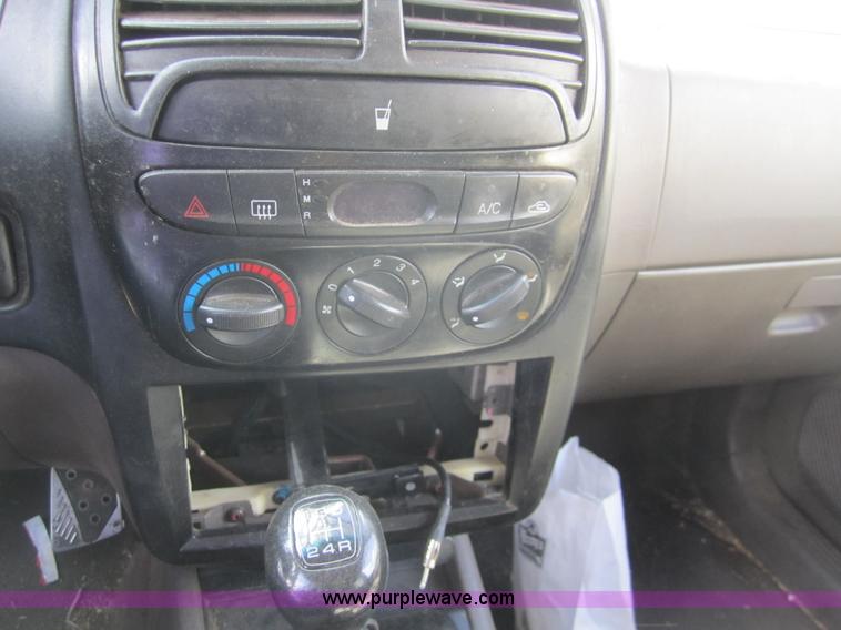 image for item C9753 2002 Kia Sportage SUV