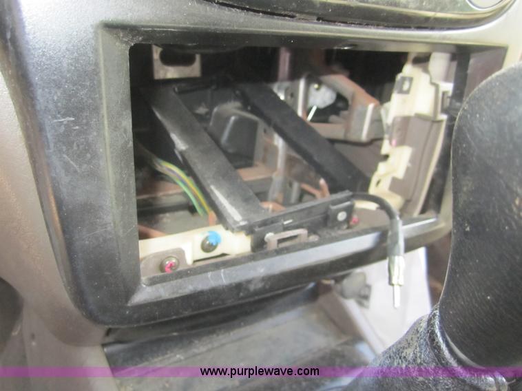 image for item C9753 2002 Kia Sportage SUV