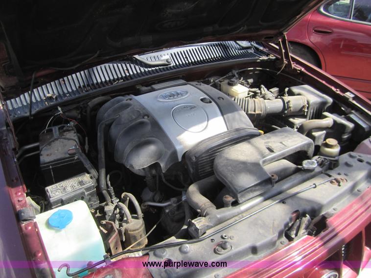 image for item C9753 2002 Kia Sportage SUV