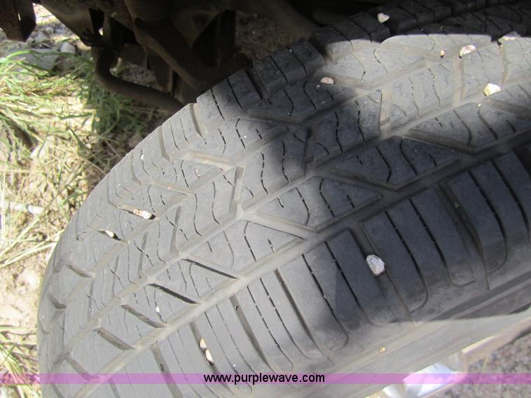 image for item C9753 2002 Kia Sportage SUV