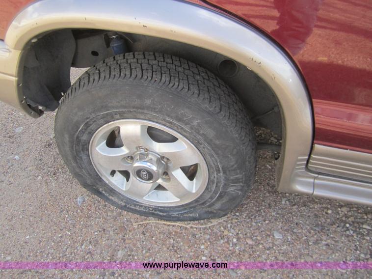 image for item C9753 2002 Kia Sportage SUV