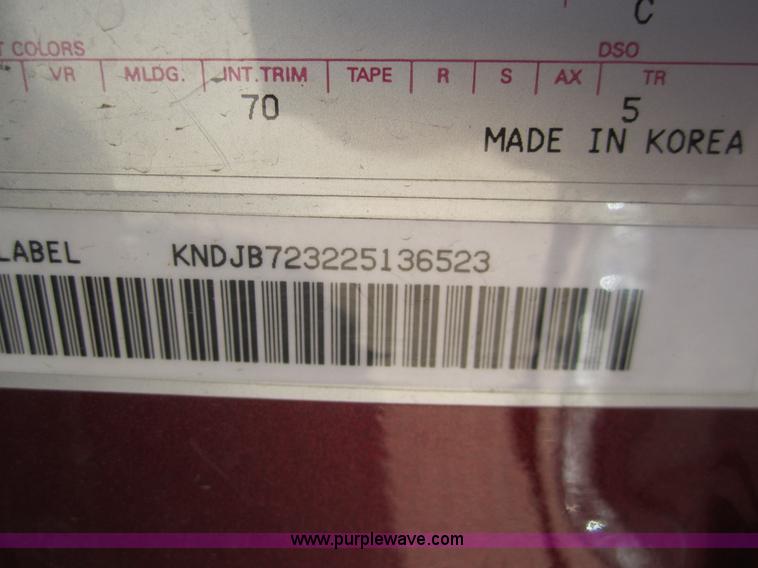 image for item C9753 2002 Kia Sportage SUV