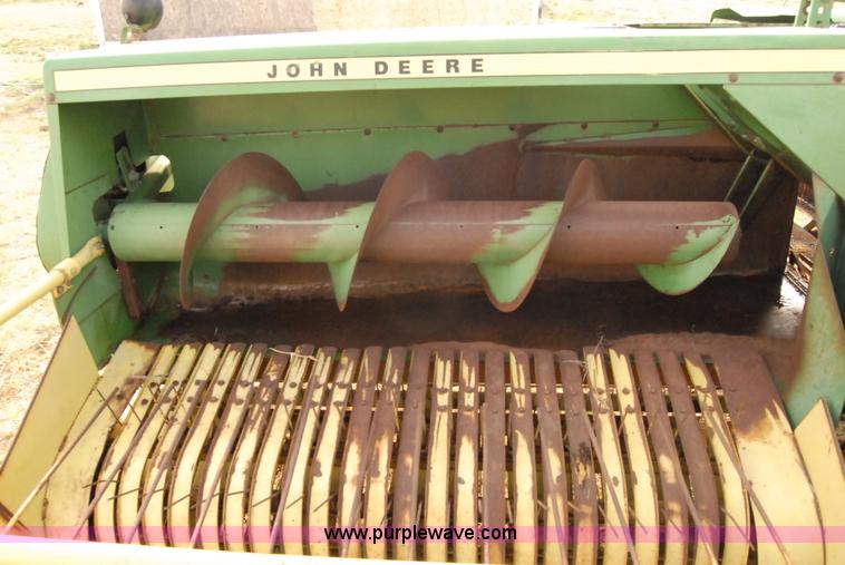 image for item 3440 John Deere 466 square baler