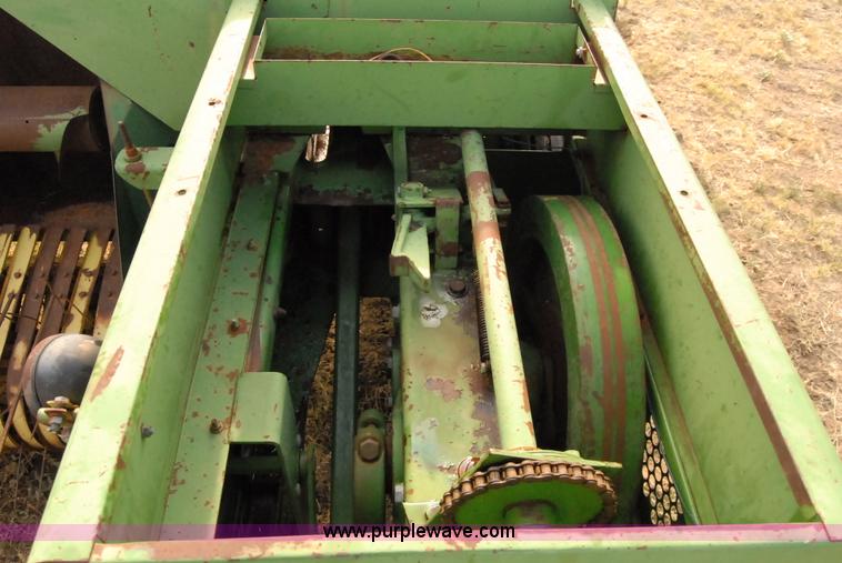 image for item 3440 John Deere 466 square baler