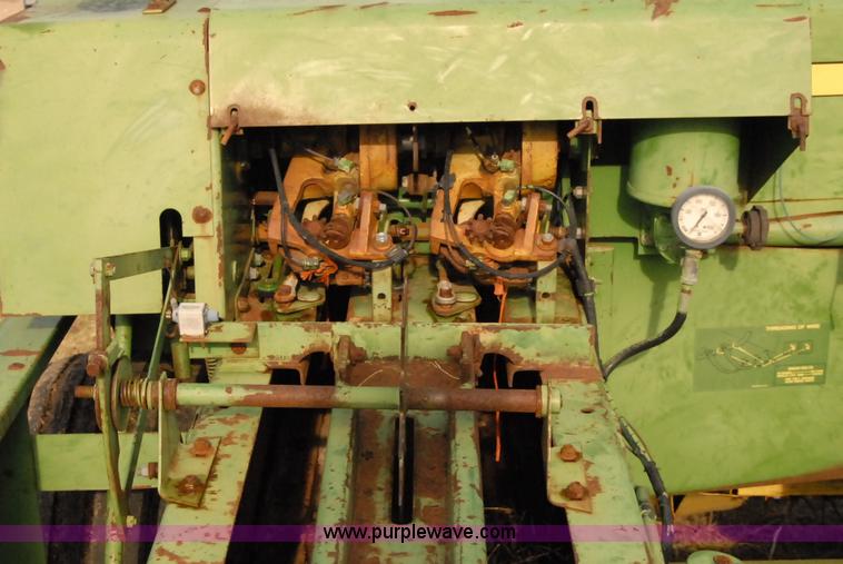 image for item 3440 John Deere 466 square baler
