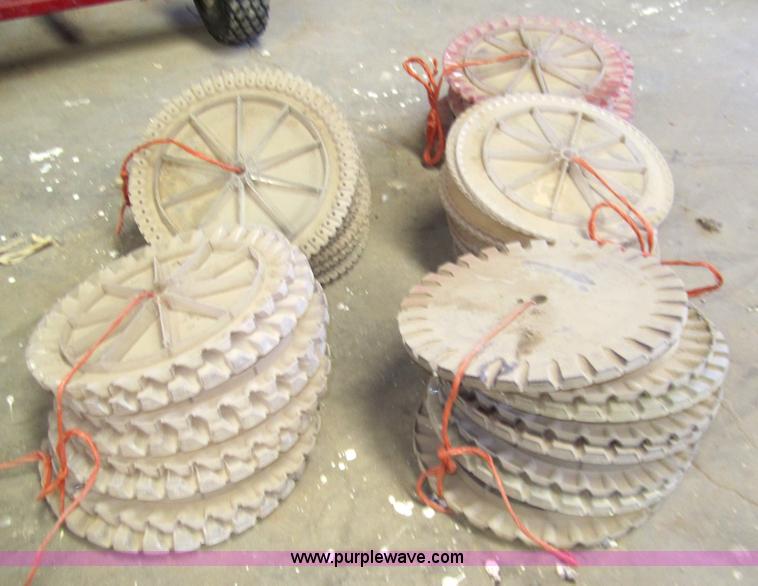 image for item A3808 White New Idea 5700 eight row planter