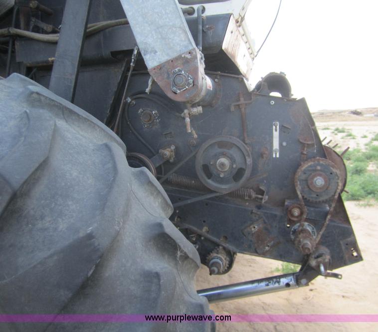 image for item A3817 1976 Gleaner L combine