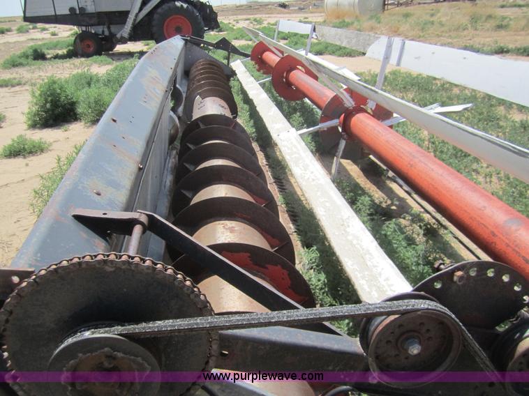 image for item A3817 1976 Gleaner L combine