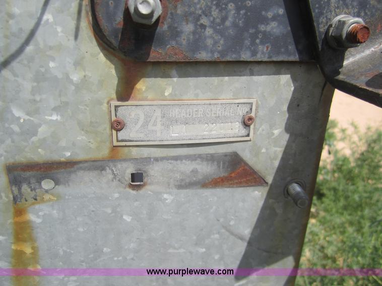 image for item A3817 1976 Gleaner L combine