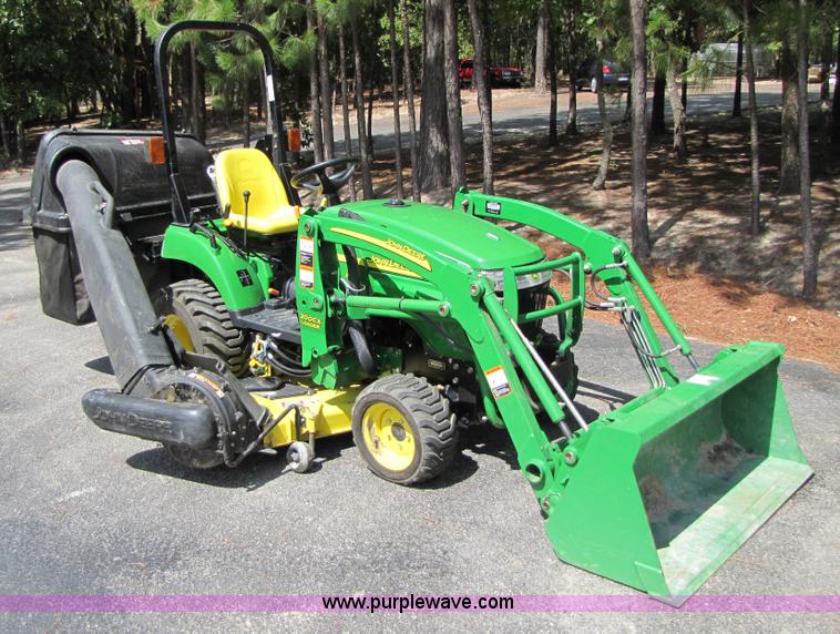 image for item A4674 2007 John Deere 2305 4WD compact tractor