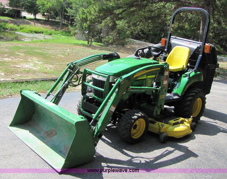 image for item A4674 2007 John Deere 2305 4WD compact tractor
