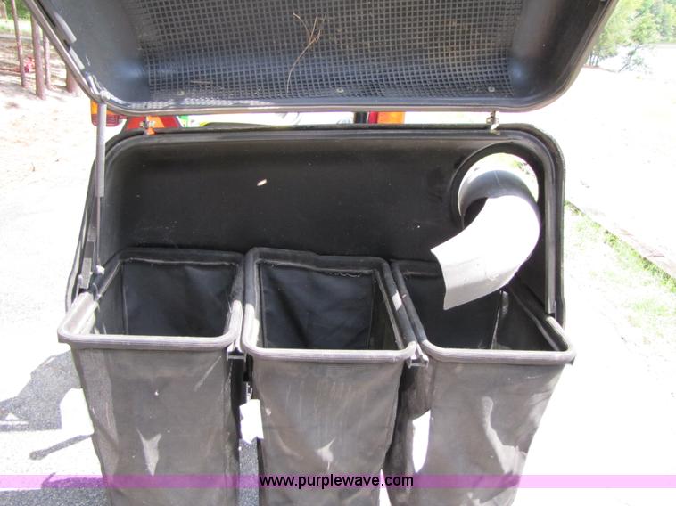 image for item A4674 2007 John Deere 2305 4WD compact tractor