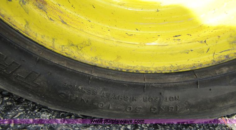 image for item A4674 2007 John Deere 2305 4WD compact tractor