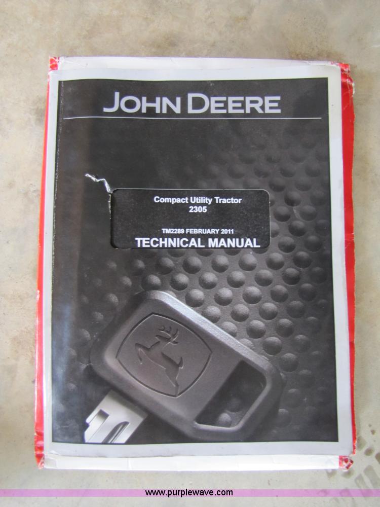 image for item A4674 2007 John Deere 2305 4WD compact tractor