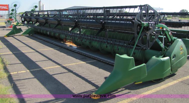 image for item A4676 2009 John Deere 635F flex head
