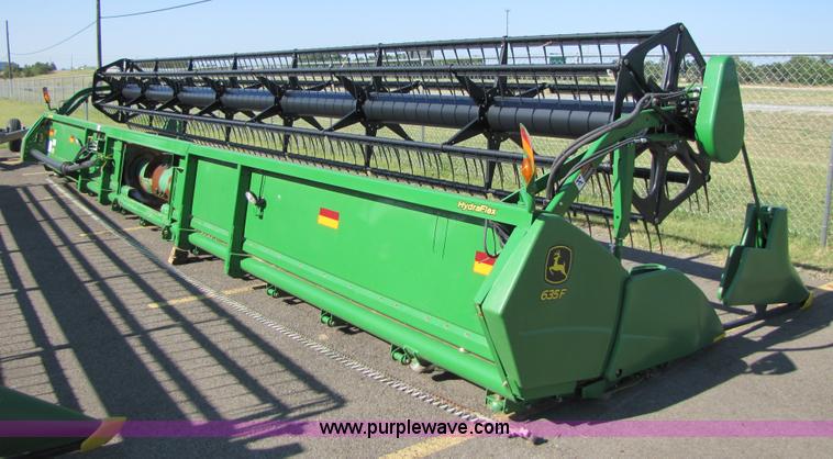 image for item A4676 2009 John Deere 635F flex head
