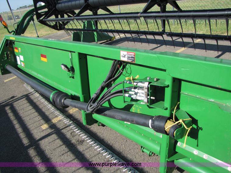image for item A4676 2009 John Deere 635F flex head
