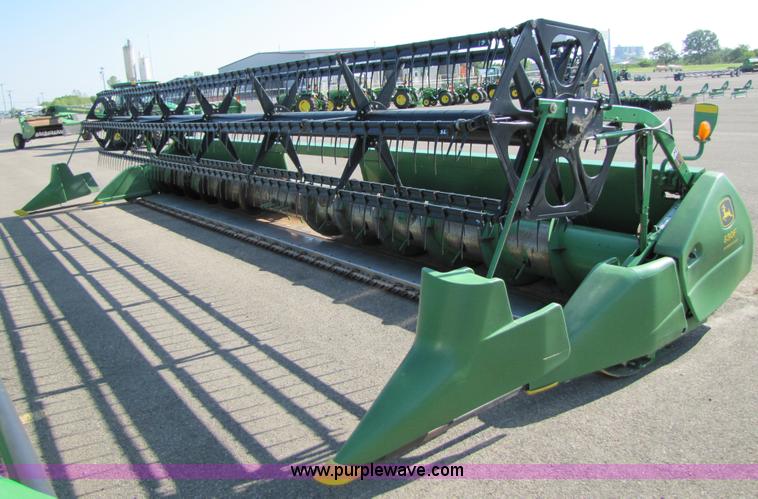 image for item A4677 2003 John Deere 630F flex head