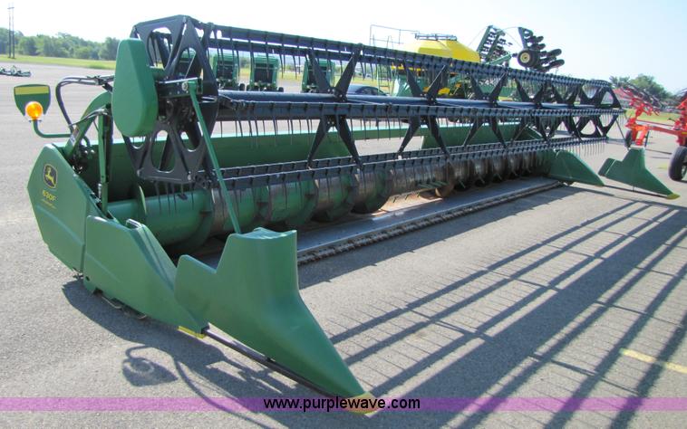 image for item A4677 2003 John Deere 630F flex head