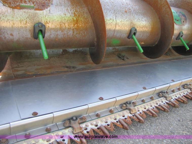 image for item A4677 2003 John Deere 630F flex head