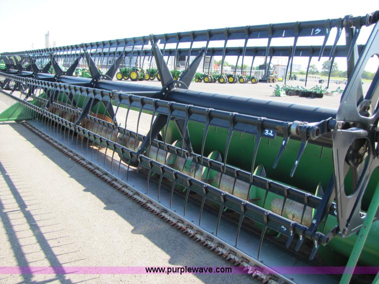 image for item A4677 2003 John Deere 630F flex head