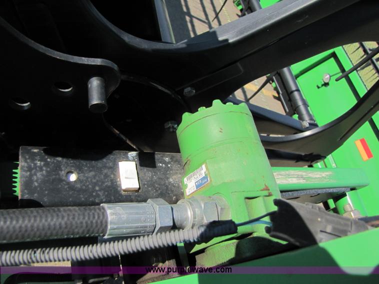 image for item A4677 2003 John Deere 630F flex head