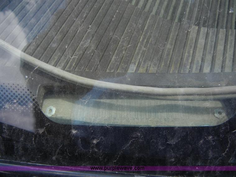 image for item A5397 2004 Chevrolet Silverado 2500 pickup truck cab and chassis