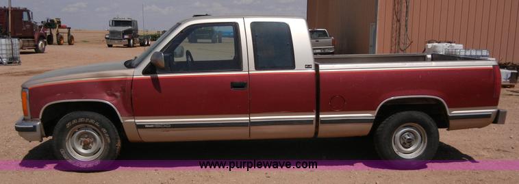 image for item A5398 1992 GMC Sierra 1500 extended cab pickup truck