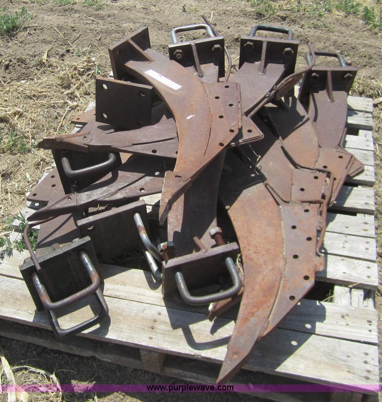 image for item A9359 (11) ripper applicator shanks