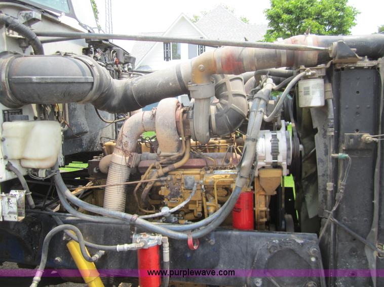 image for item 3146 1992 Peterbilt 378 semi truck