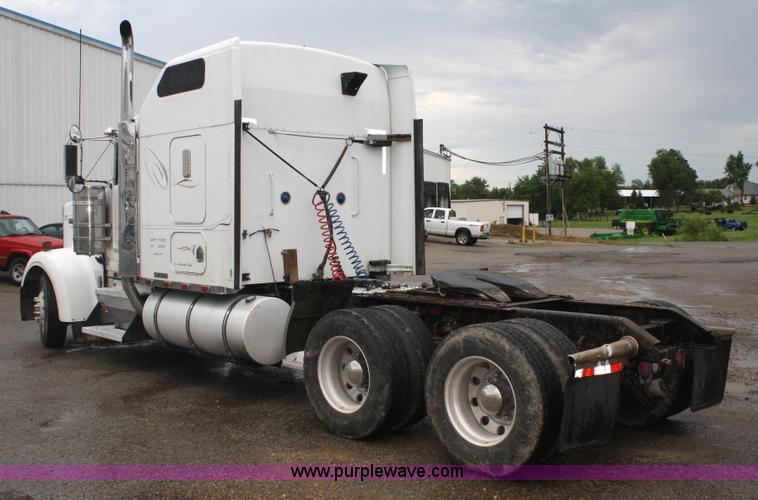 image for item A2182 2001 Kenworth W900 semi truck
