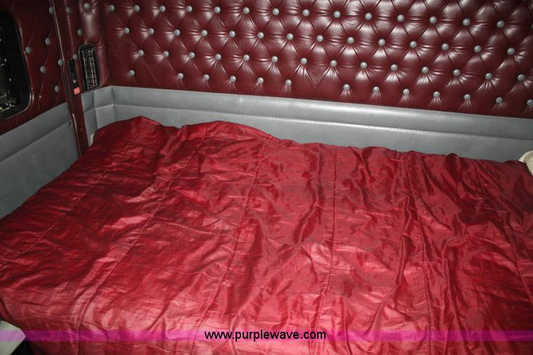 image for item A2182 2001 Kenworth W900 semi truck