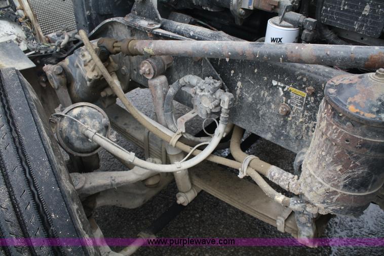 image for item A2182 2001 Kenworth W900 semi truck