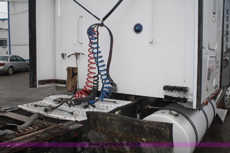 image for item A2182 2001 Kenworth W900 semi truck