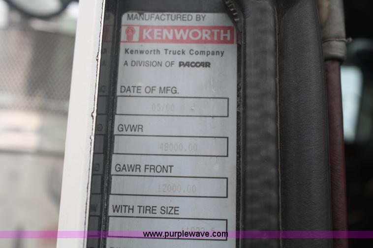 image for item A2182 2001 Kenworth W900 semi truck