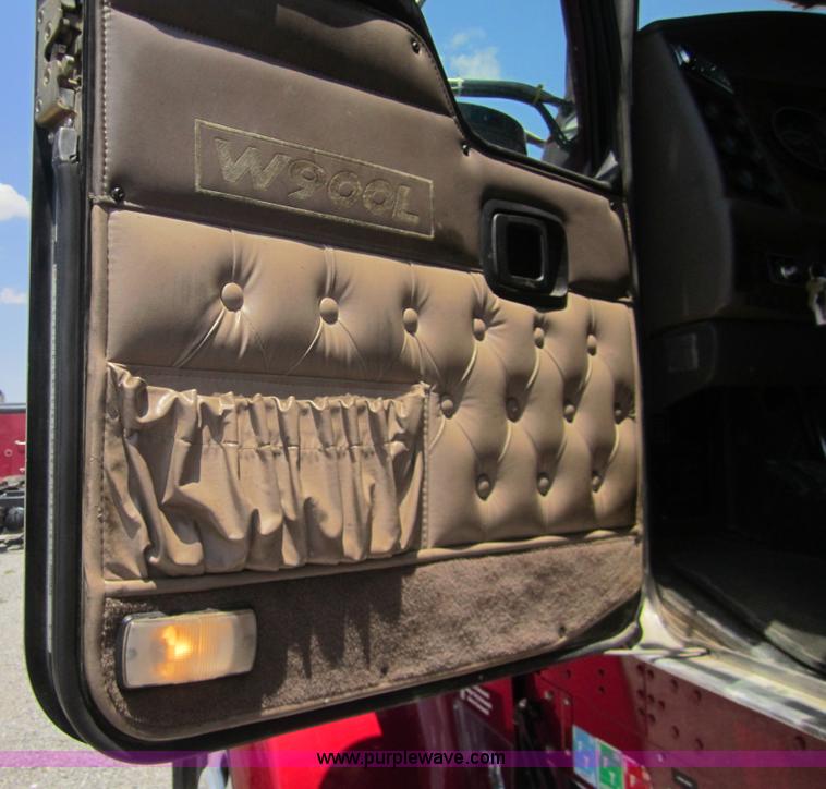 image for item A3852 2005 Kenworth W900 semi truck