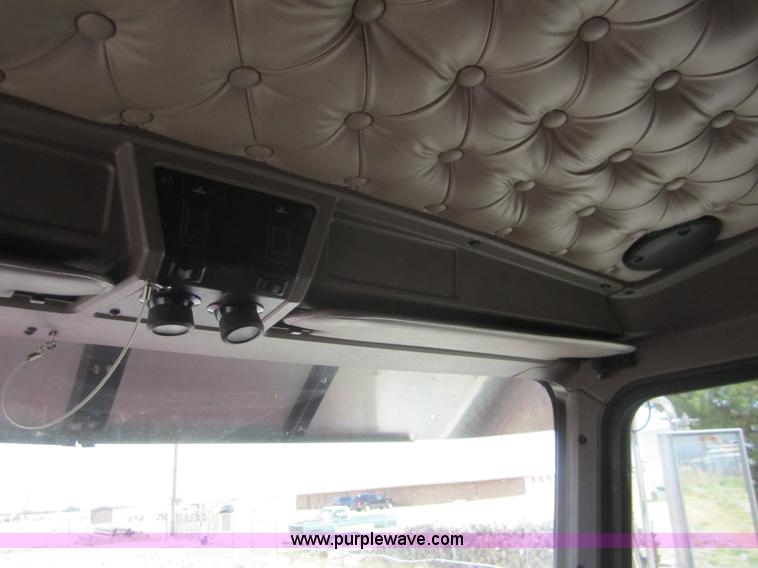 image for item A3852 2005 Kenworth W900 semi truck