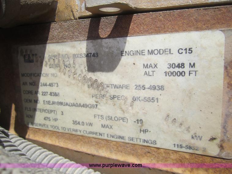 image for item A3852 2005 Kenworth W900 semi truck